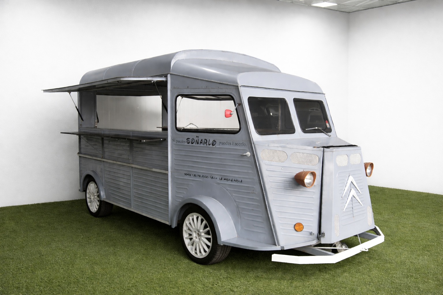 Food truck Citroën HY gris vintage para bodas y eventos en Alicante